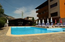 Семеен хотел Еница